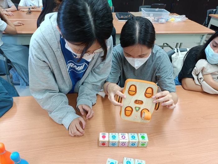 [Study Activity] 20230606 Japanese Department conducts a study on "Taking Downward Roots in AI Programming Education" -Image