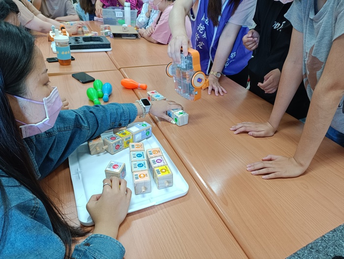 [Study Activity] 20230606 Japanese Department conducts a study on "Taking Downward Roots in AI Programming Education" -Image